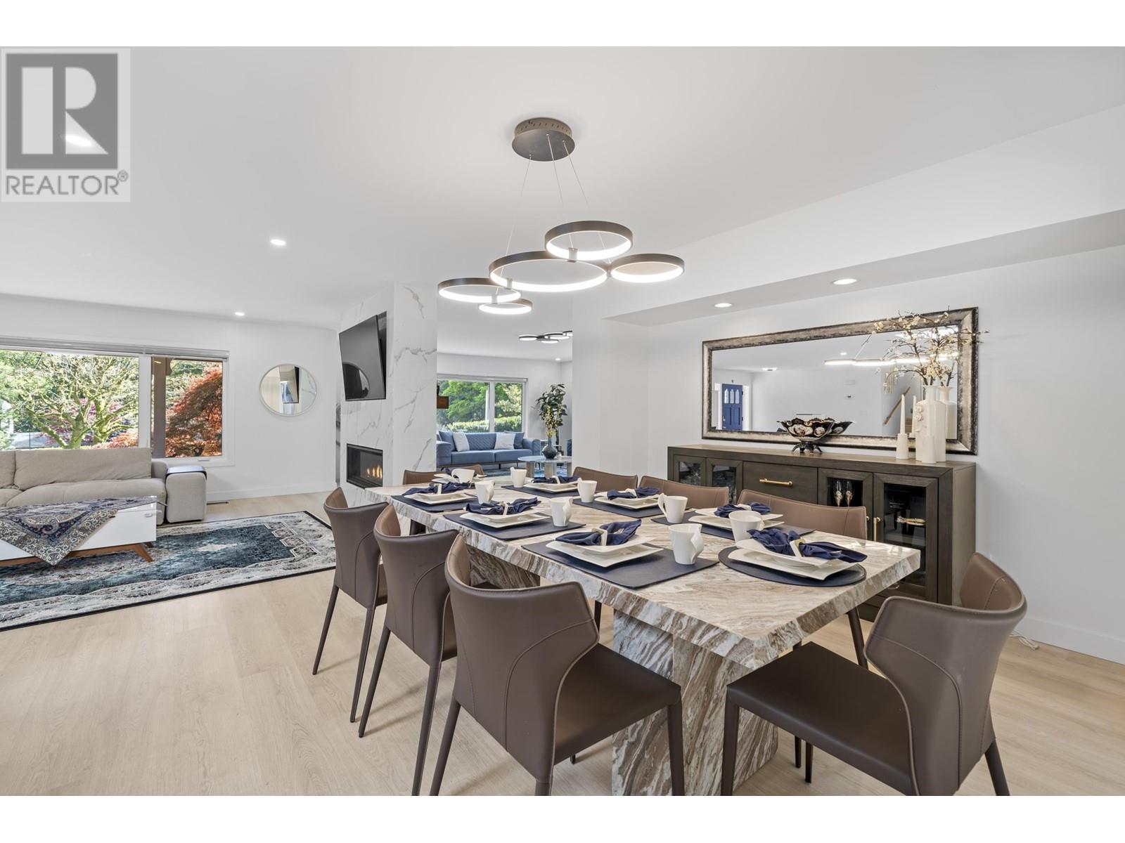 












3965 VIEWRIDGE PLACE

,
West Vancouver,




British Columbia
V7V3K7

