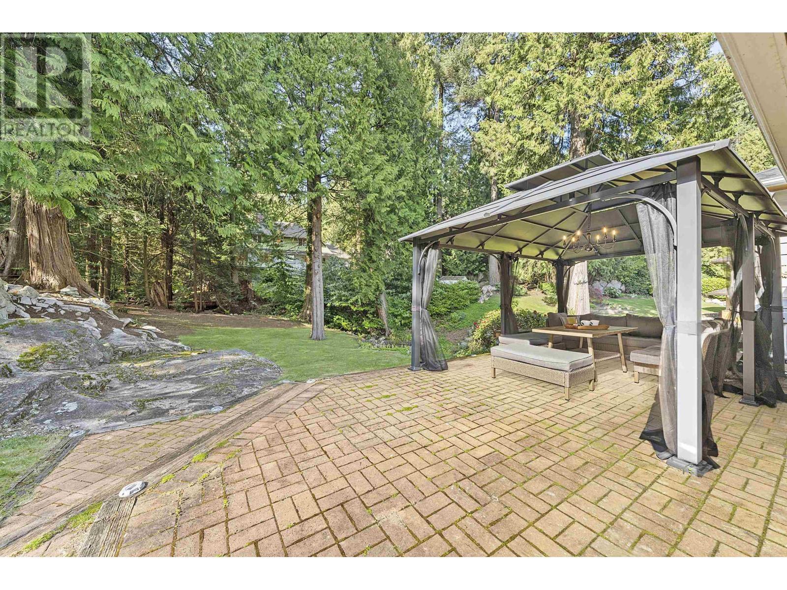 












3965 VIEWRIDGE PLACE

,
West Vancouver,




British Columbia
V7V3K7

