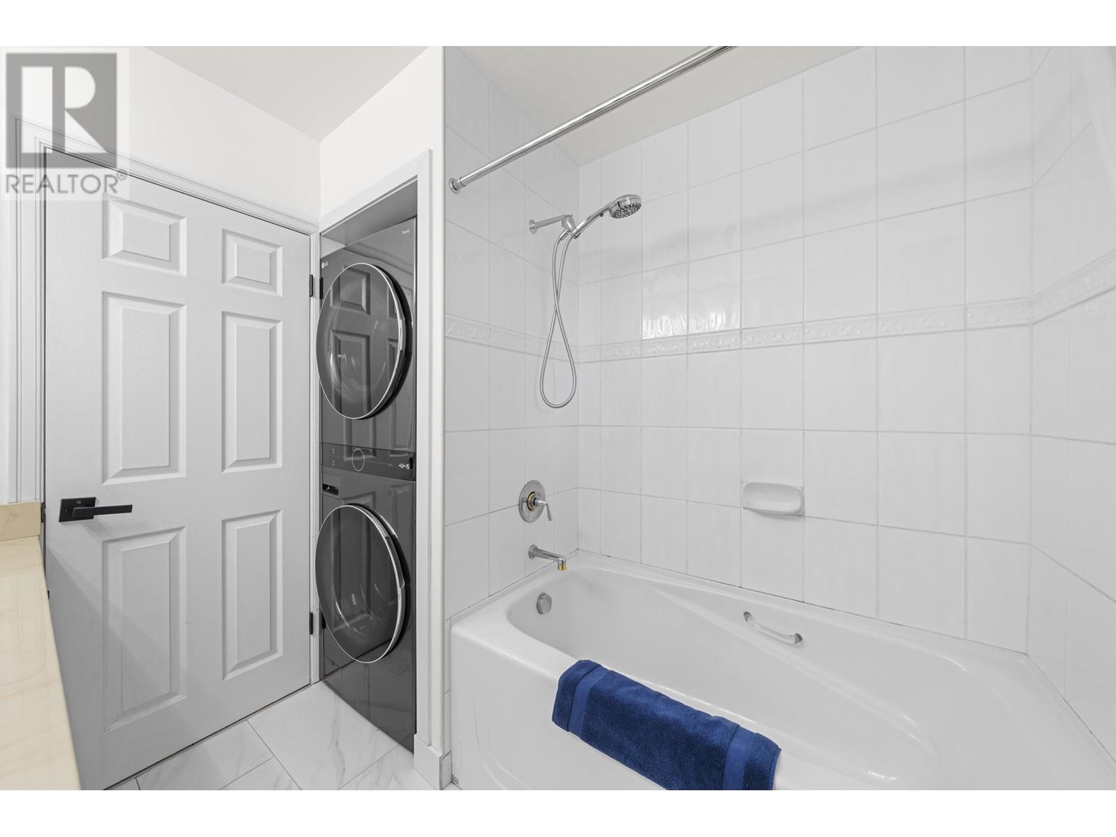 












3965 VIEWRIDGE PLACE

,
West Vancouver,




British Columbia
V7V3K7

