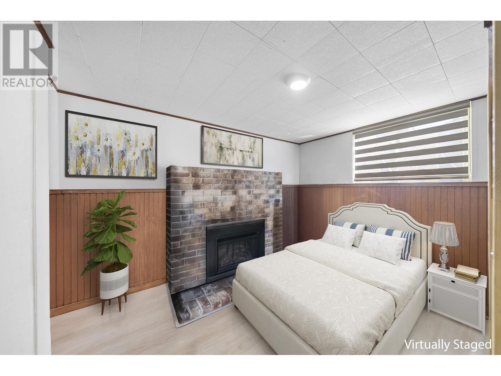 












3965 VIEWRIDGE PLACE

,
West Vancouver,




British Columbia
V7V3K7

