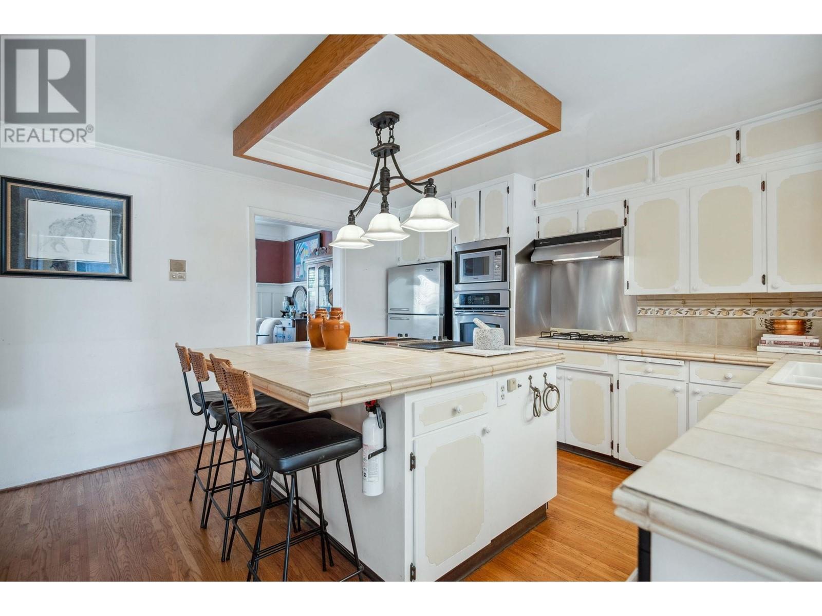 












1312 GRAND BOULEVARD

,
North Vancouver,




British Columbia
V7L3X6

