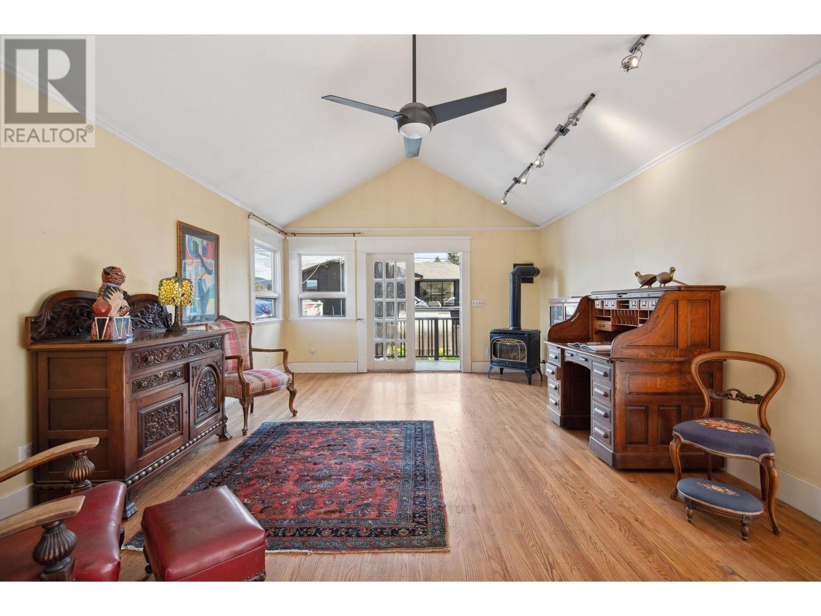 












1312 GRAND BOULEVARD

,
North Vancouver,




British Columbia
V7L3X6

