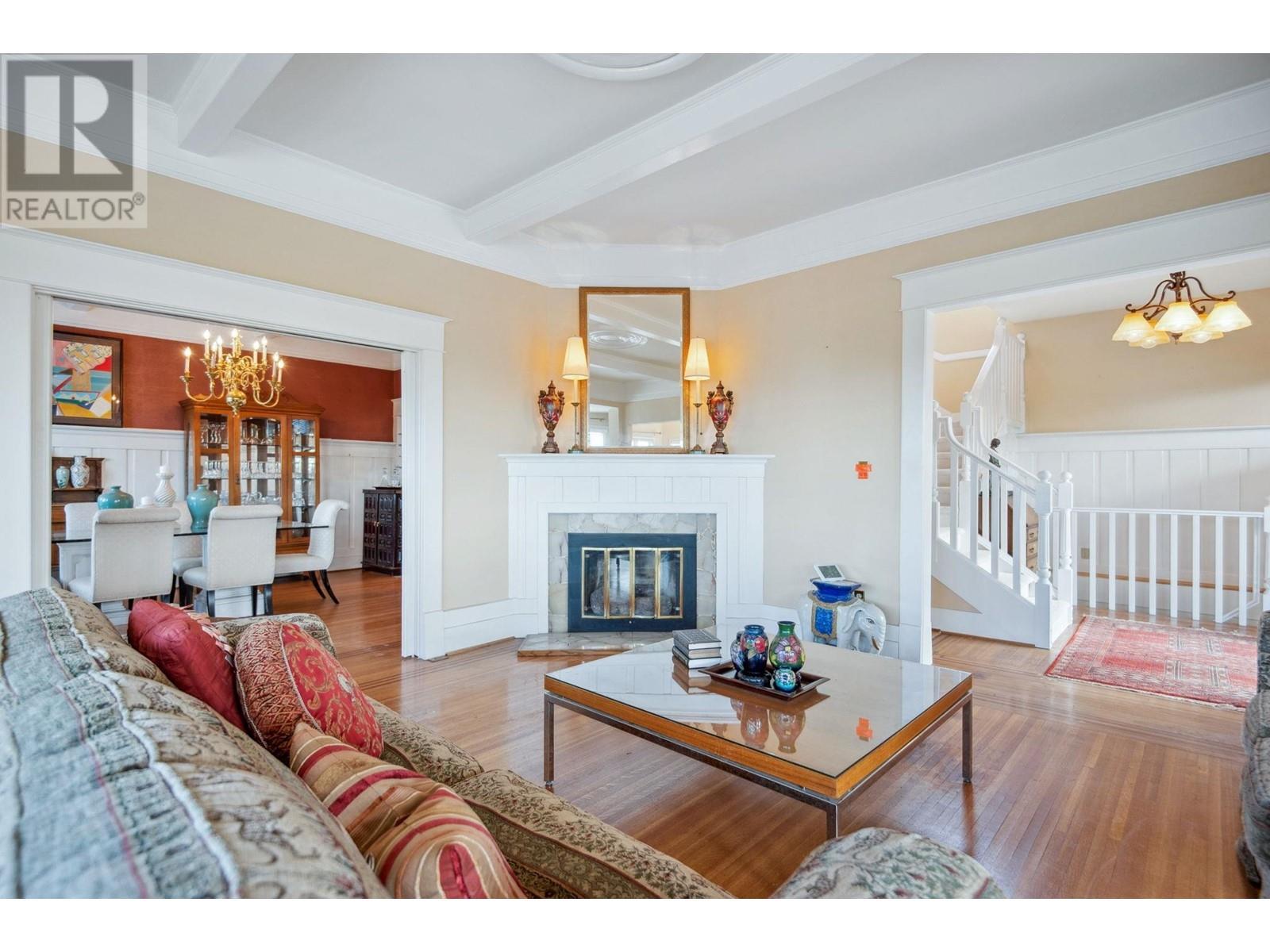 












1312 GRAND BOULEVARD

,
North Vancouver,




British Columbia
V7L3X6

