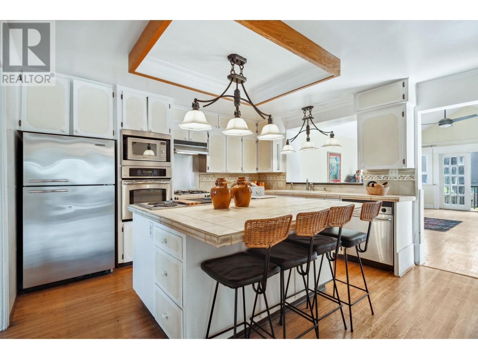












1312 GRAND BOULEVARD

,
North Vancouver,




British Columbia
V7L3X6

