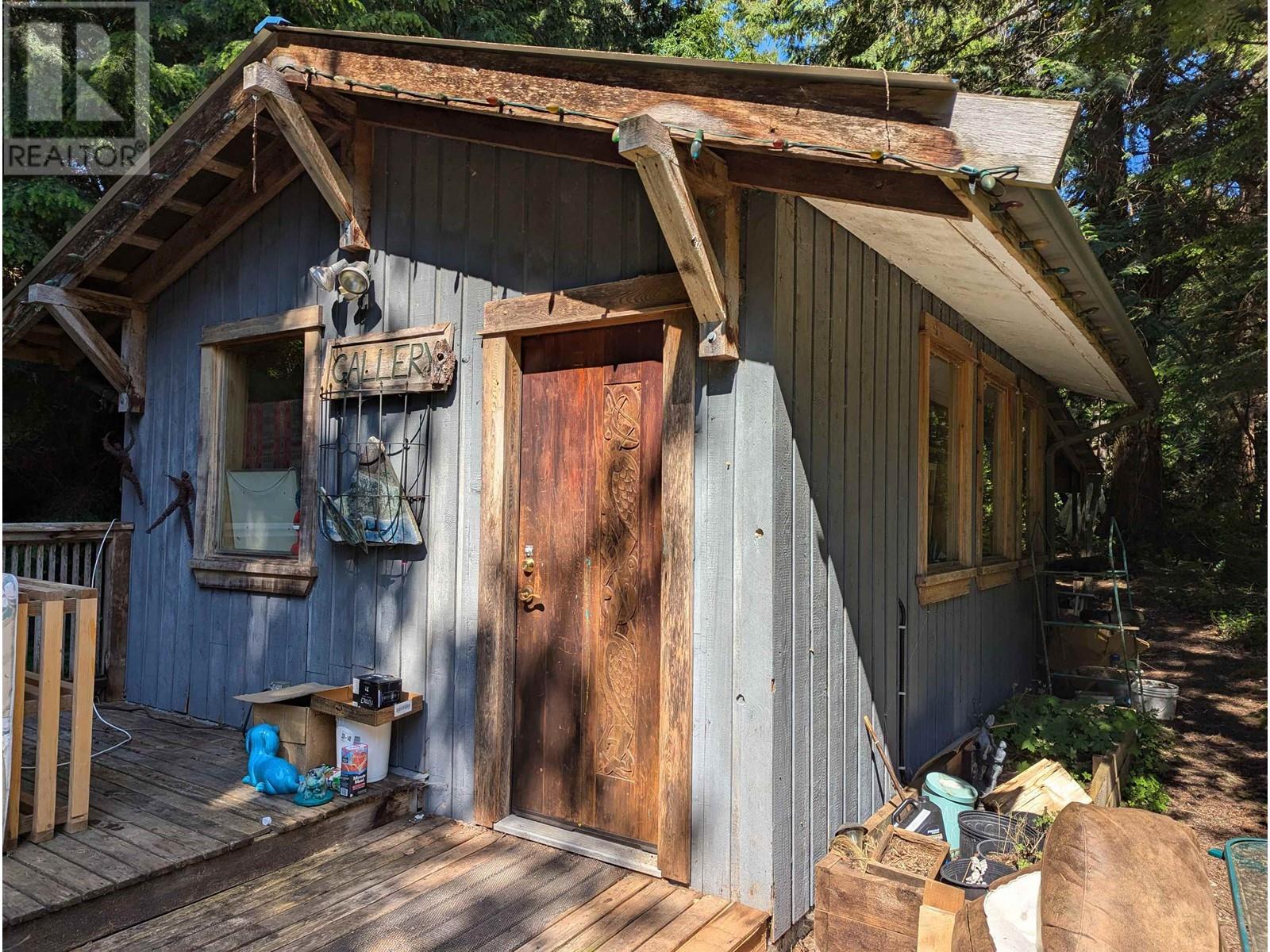 












3094 LOWER ROAD

,
Roberts Creek,




British Columbia
V0N2W0

