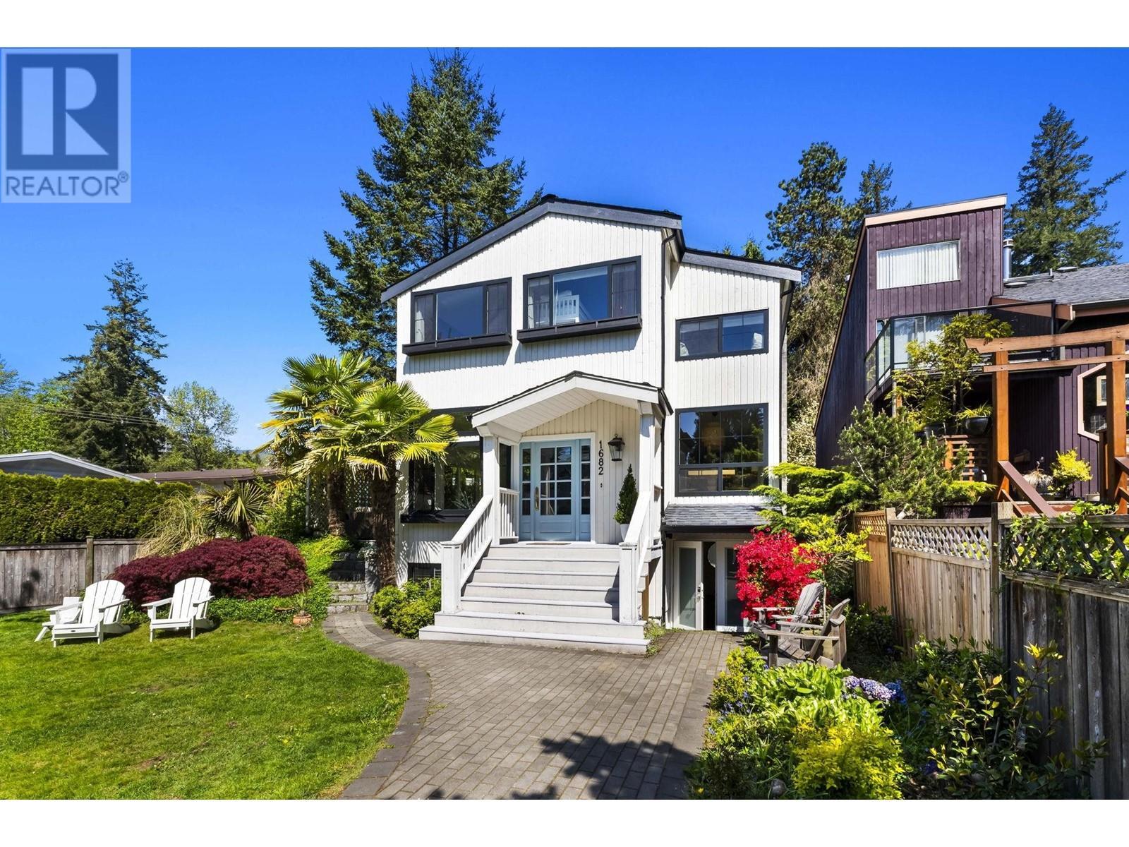 












1682 W 21ST STREET

,
North Vancouver,




British Columbia
V7P2E4

