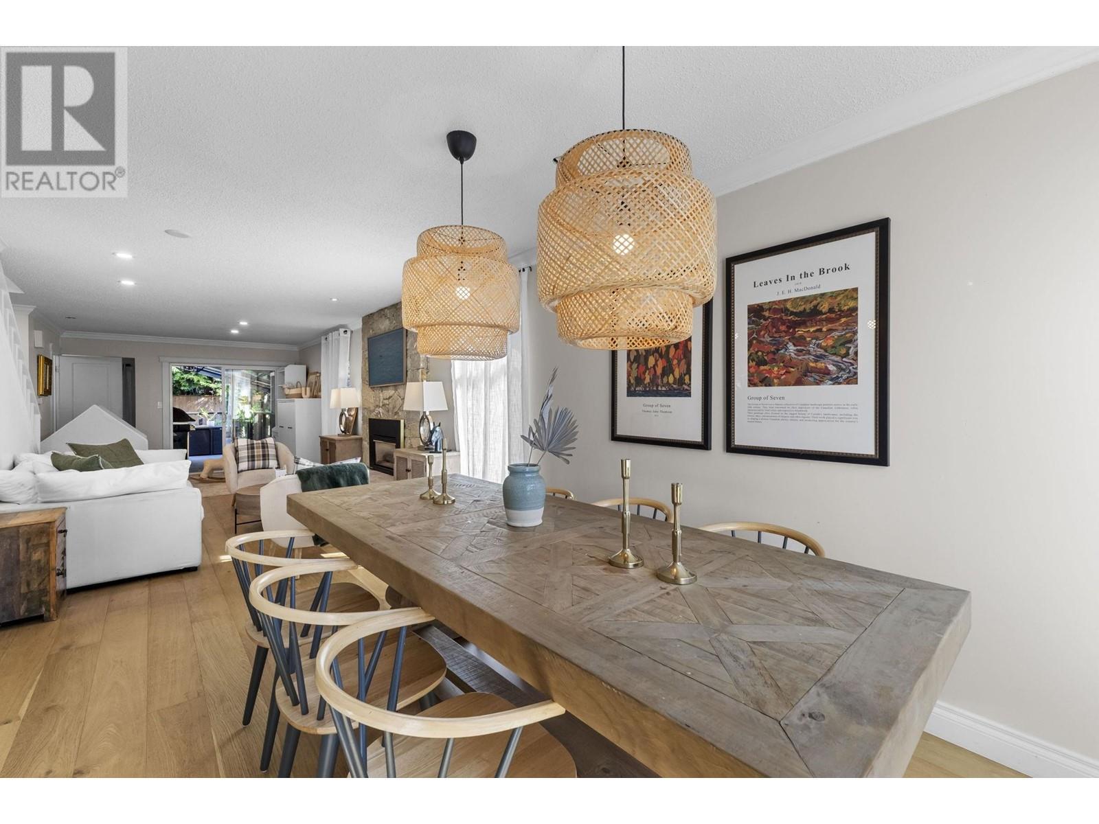 












1682 W 21ST STREET

,
North Vancouver,




British Columbia
V7P2E4


