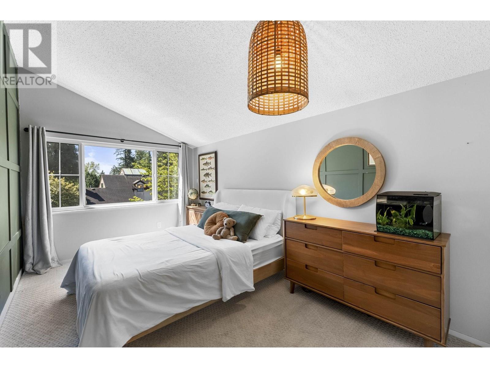 












1682 W 21ST STREET

,
North Vancouver,




British Columbia
V7P2E4

