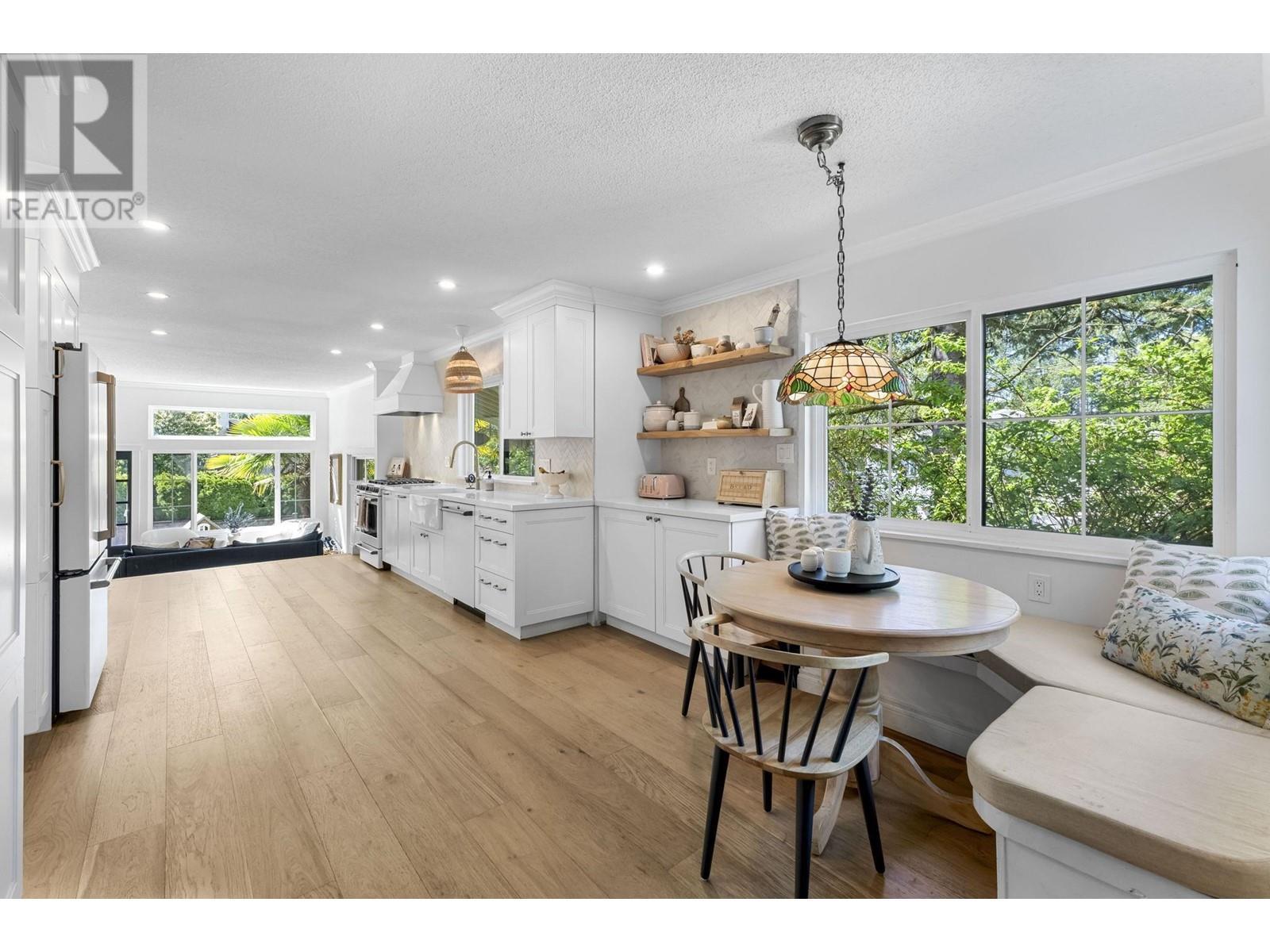 












1682 W 21ST STREET

,
North Vancouver,




British Columbia
V7P2E4


