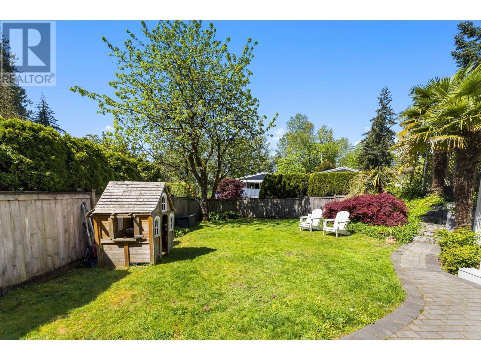 












1682 W 21ST STREET

,
North Vancouver,




British Columbia
V7P2E4

