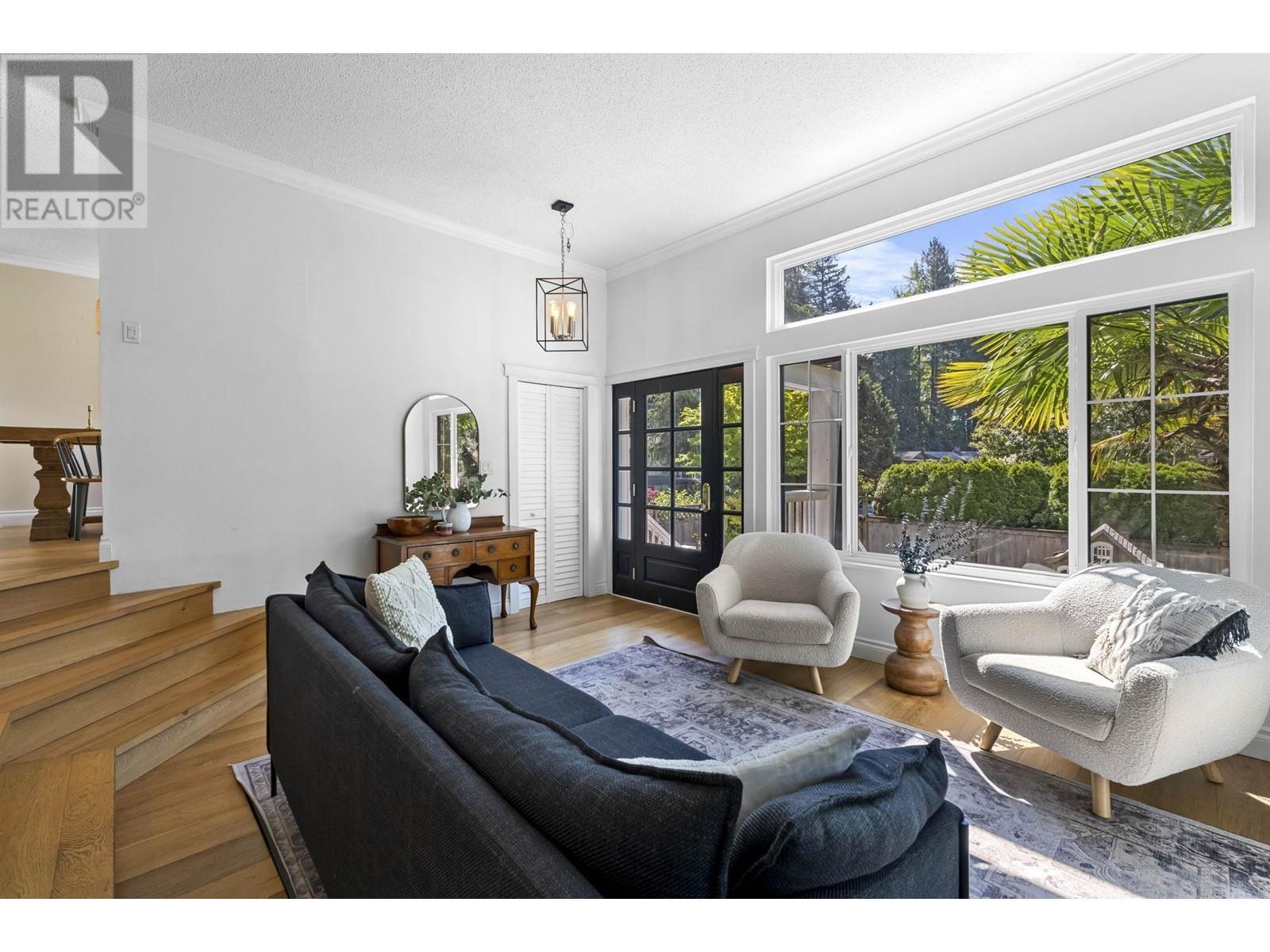












1682 W 21ST STREET

,
North Vancouver,




British Columbia
V7P2E4

