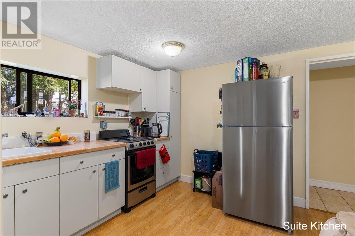 












2209 AUSTIN AVENUE

,
Coquitlam,




British Columbia
V3K3R9

