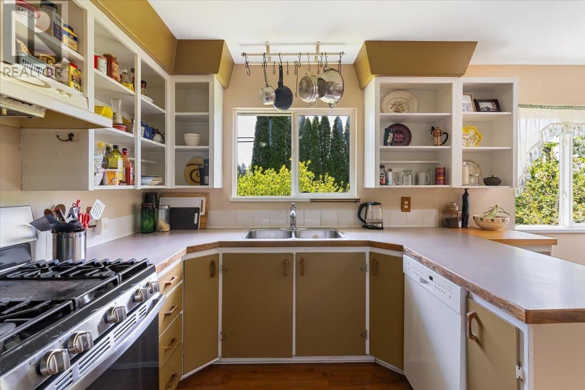 












2209 AUSTIN AVENUE

,
Coquitlam,




British Columbia
V3K3R9

