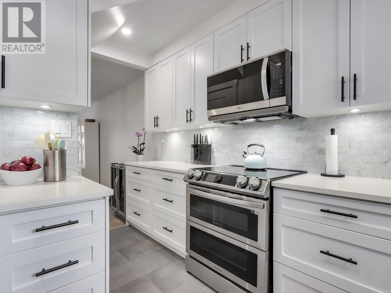 












139 3300 CAPILANO ROAD

,
North Vancouver,




British Columbia
V7R4H8

