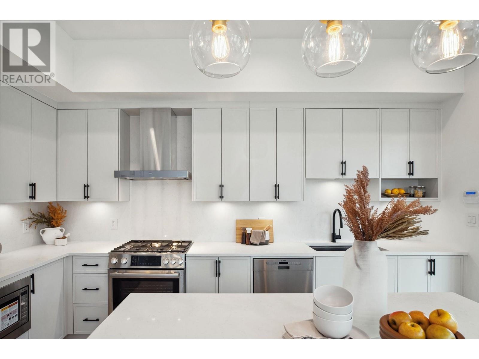 












103 692 FLORENCE STREET

,
Coquitlam,




British Columbia
V3J4C8

