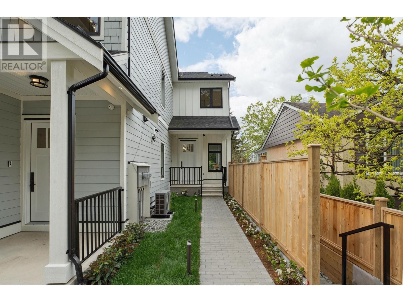 












103 692 FLORENCE STREET

,
Coquitlam,




British Columbia
V3J4C8

