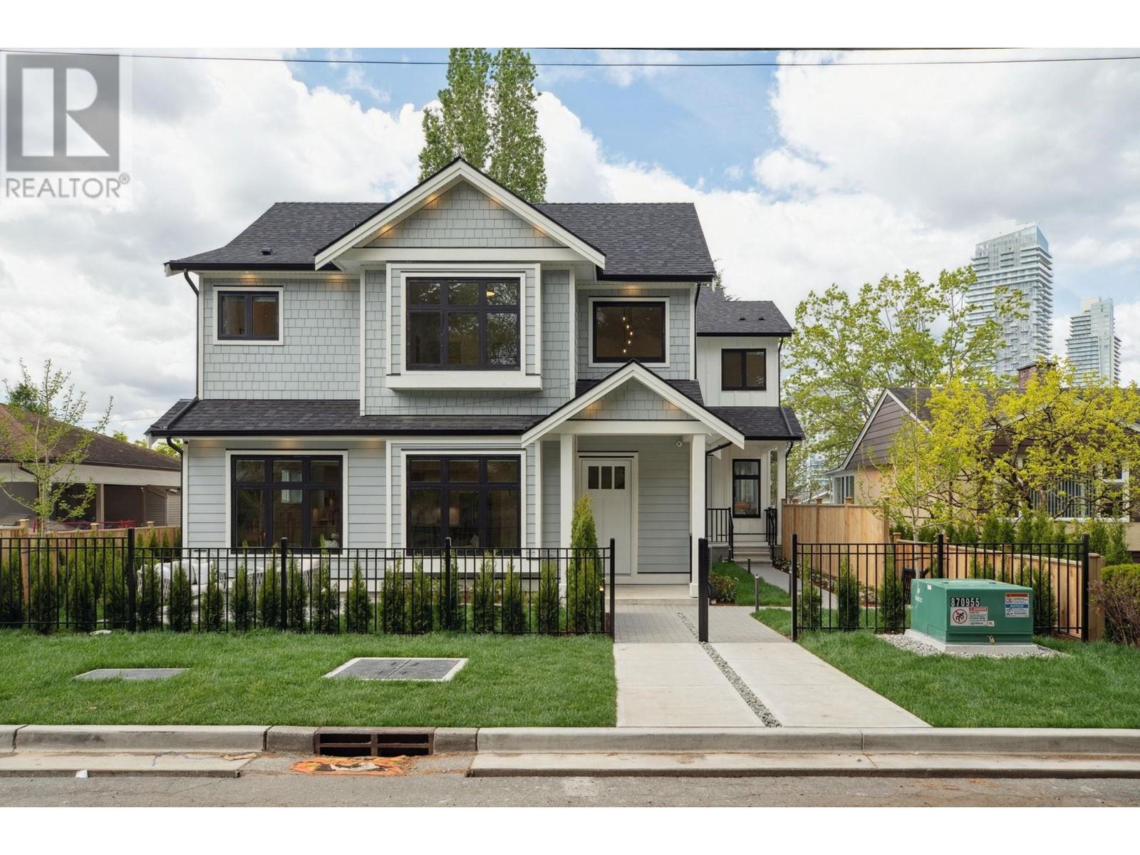 












103 692 FLORENCE STREET

,
Coquitlam,




British Columbia
V3J4C8

