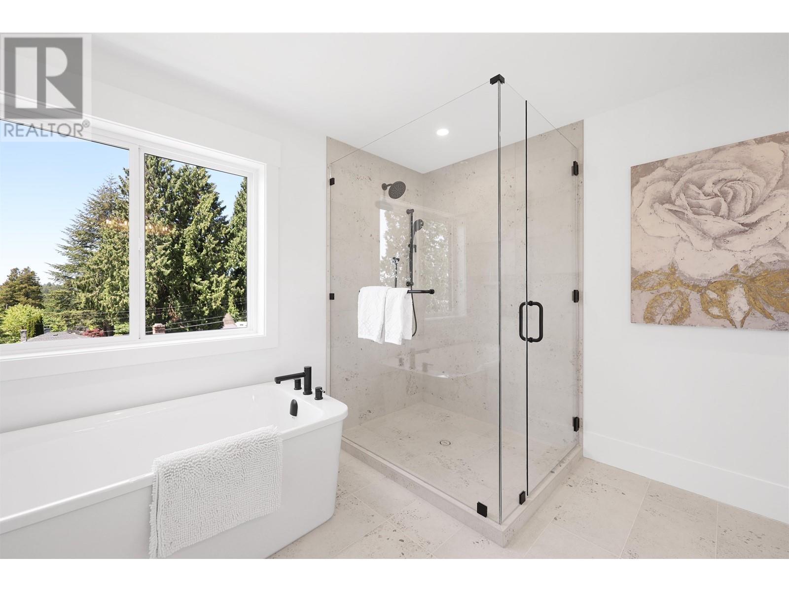 












338 W 24TH STREET

,
North Vancouver,




British Columbia
V7M2C6

