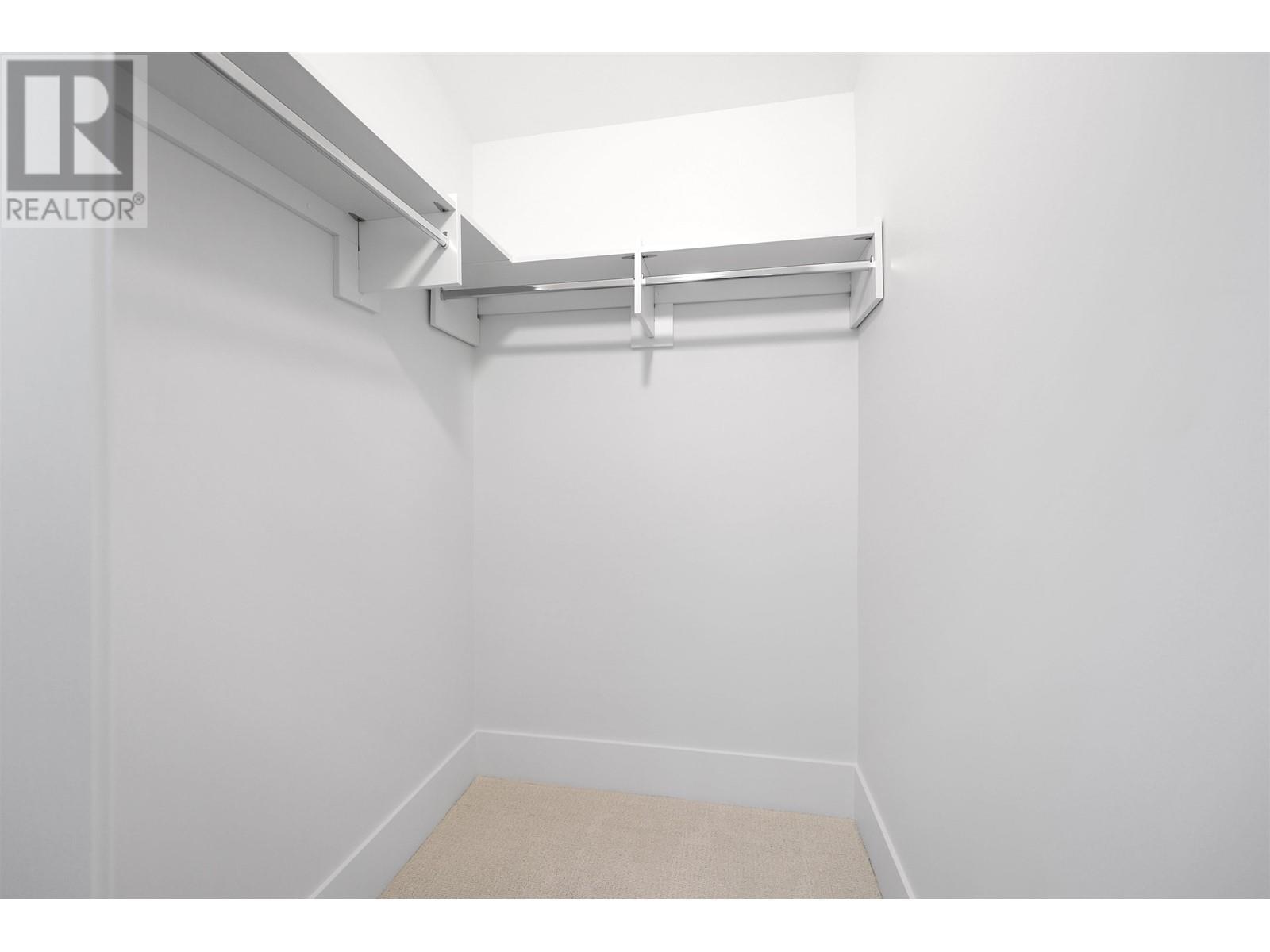 












338 W 24TH STREET

,
North Vancouver,




British Columbia
V7M2C6

