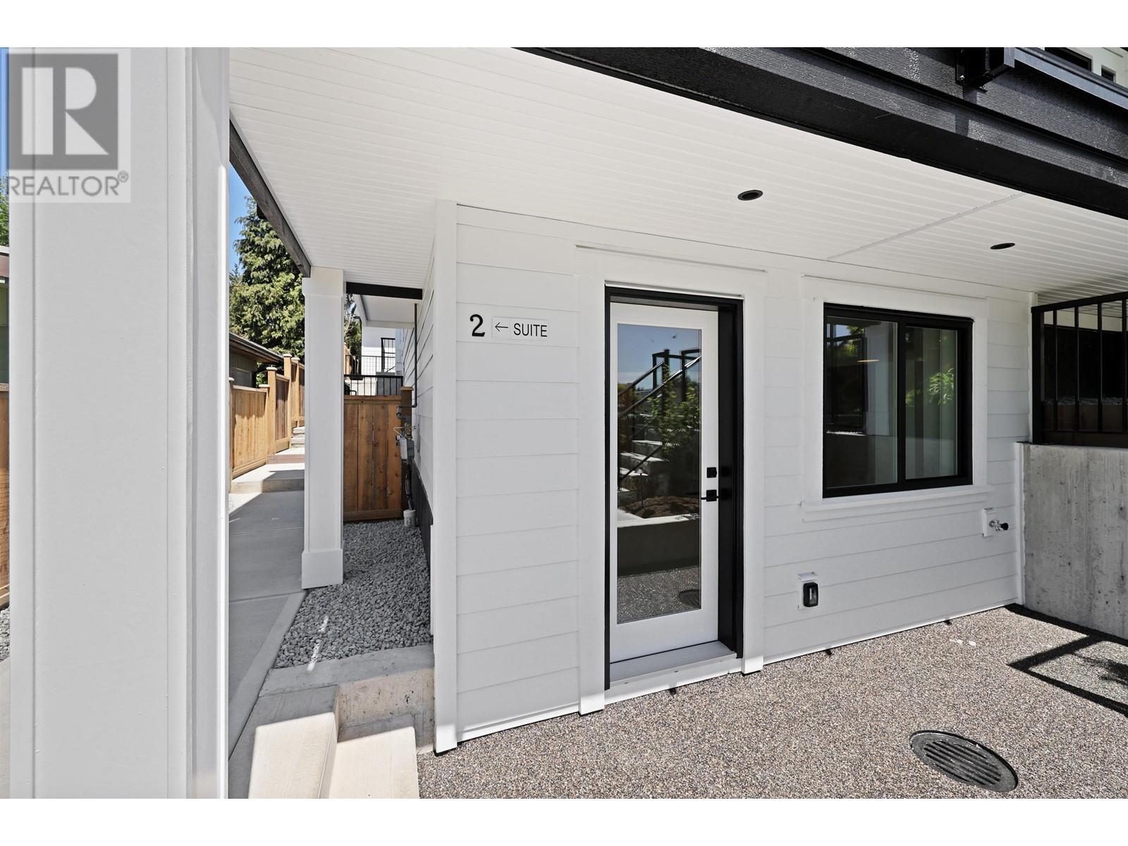 












338 W 24TH STREET

,
North Vancouver,




British Columbia
V7M2C6

