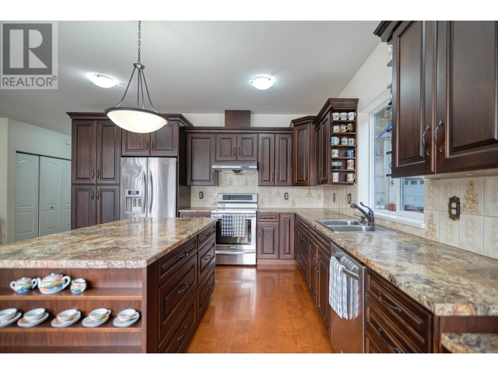 












5338 DANIEL ROAD

,
Garden Bay,




British Columbia
V0N1S1

