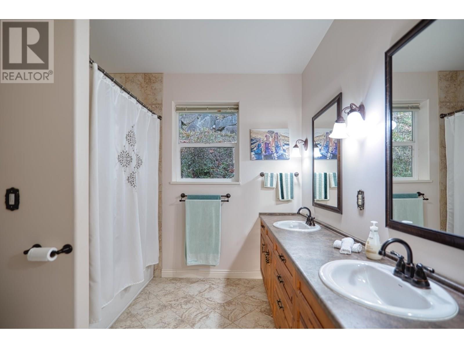 












5338 DANIEL ROAD

,
Garden Bay,




British Columbia
V0N1S1

