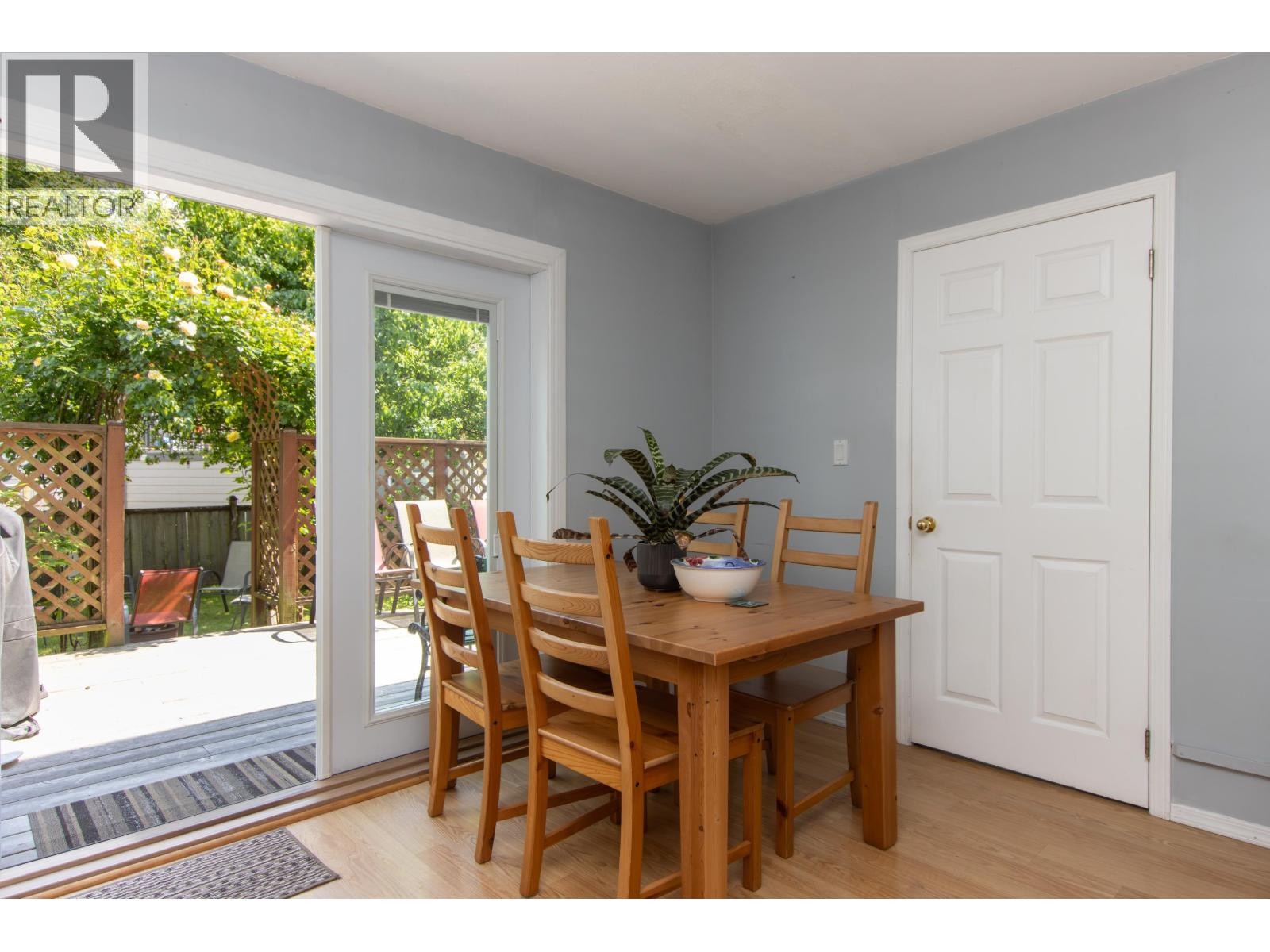












39710 GOVERNMENT ROAD

,
Squamish,




British Columbia
V8B0A5

