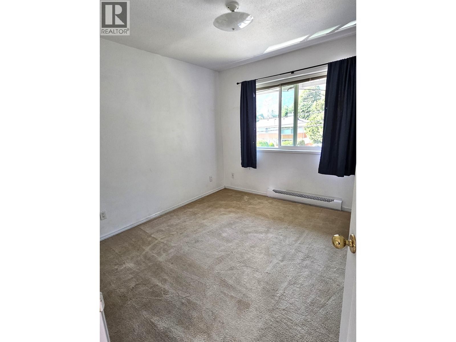 












39710 GOVERNMENT ROAD

,
Squamish,




British Columbia
V8B0A5


