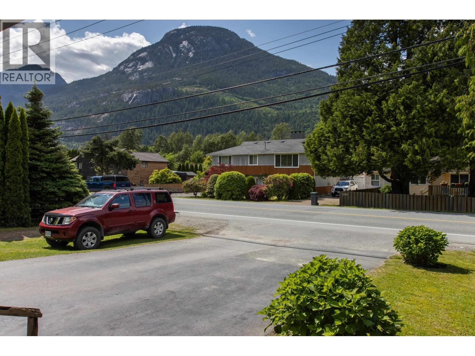 












39710 GOVERNMENT ROAD

,
Squamish,




British Columbia
V8B0A5

