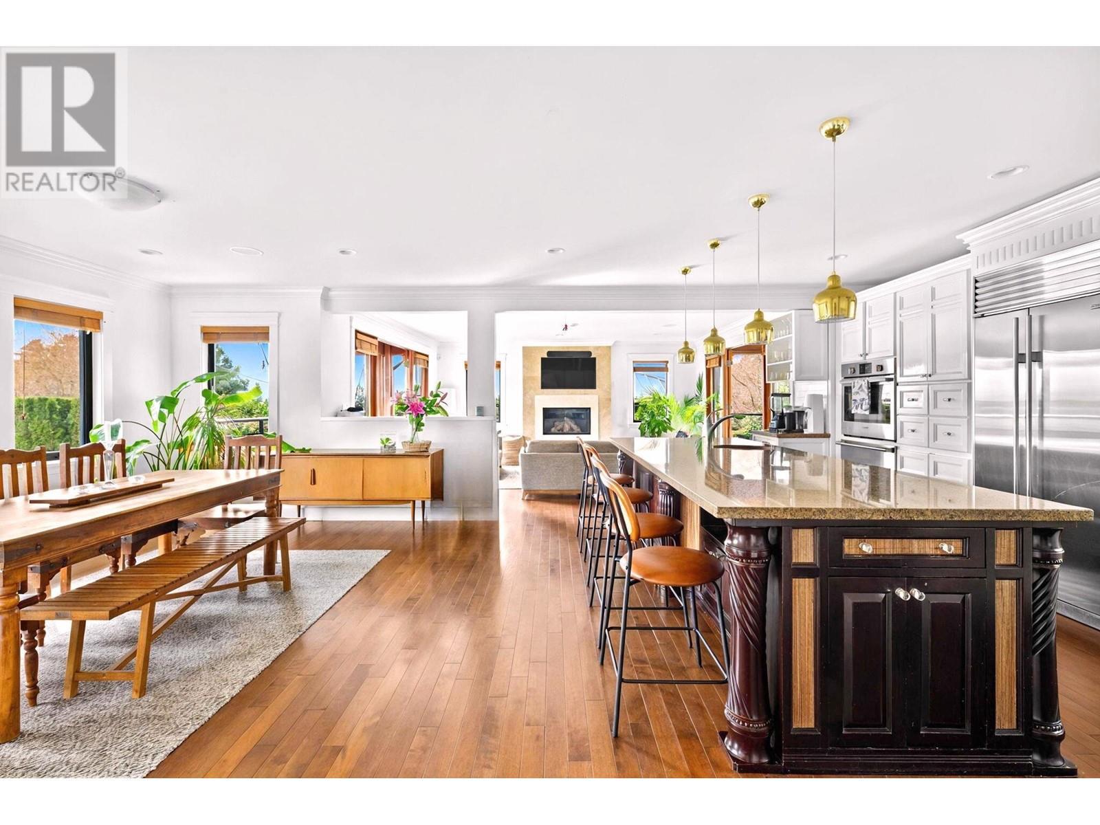 












1031 INGLEWOOD AVENUE

,
West Vancouver,




British Columbia
V7T1Y1

