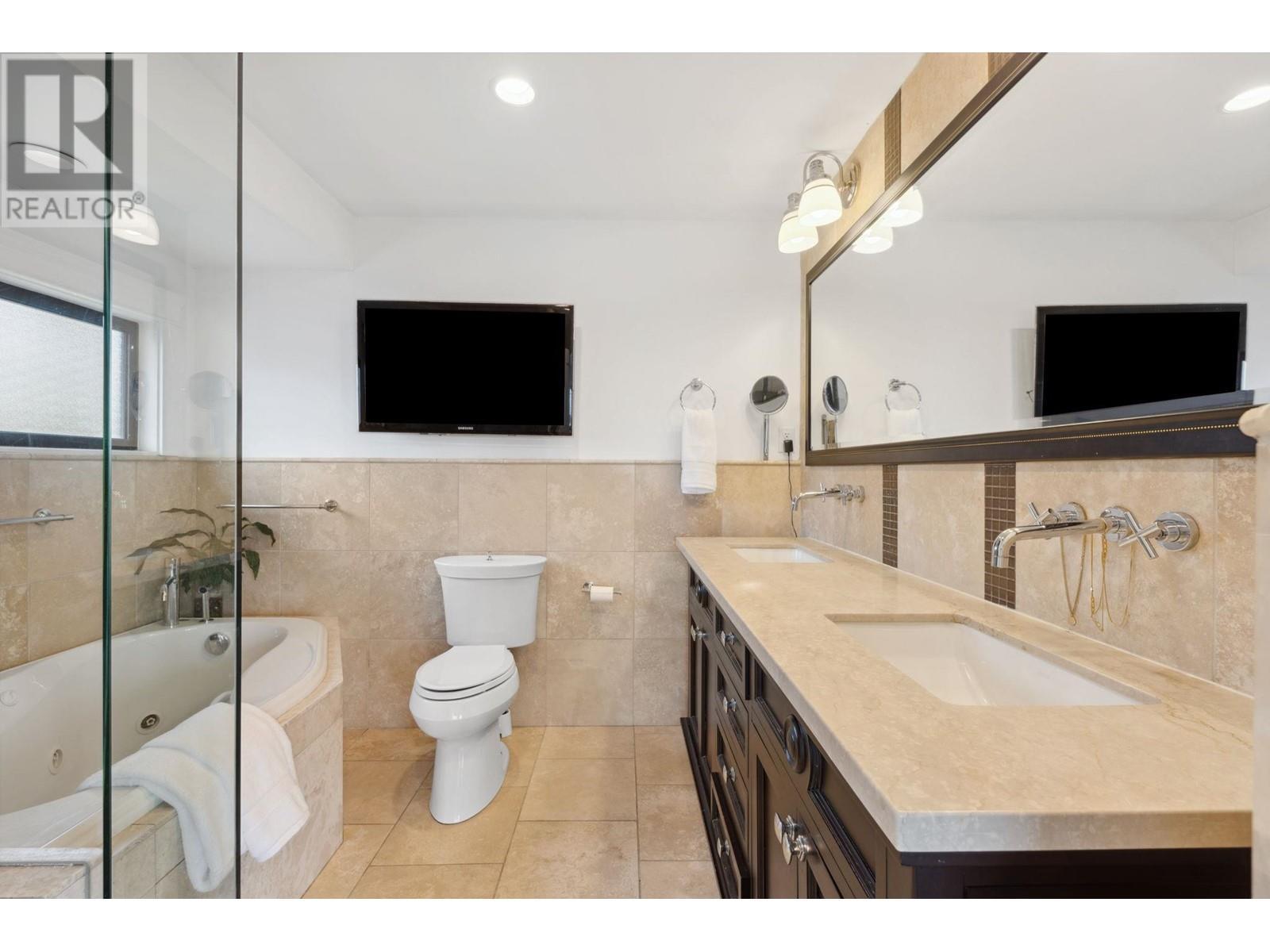 












1031 INGLEWOOD AVENUE

,
West Vancouver,




British Columbia
V7T1Y1

