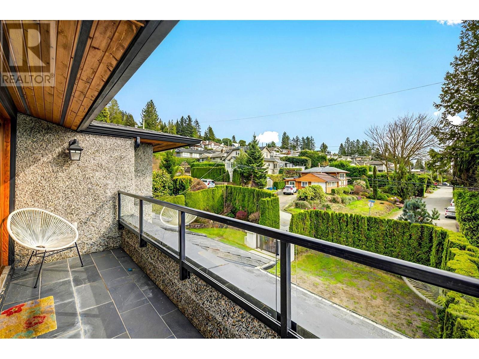 












1031 INGLEWOOD AVENUE

,
West Vancouver,




British Columbia
V7T1Y1

