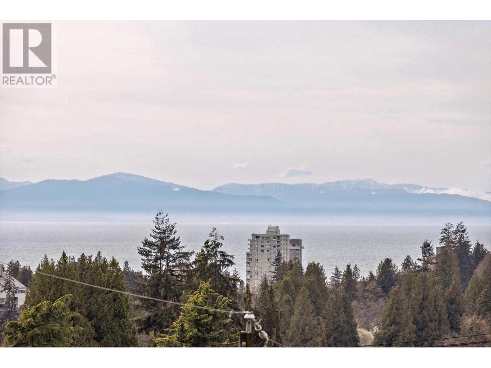 












1031 INGLEWOOD AVENUE

,
West Vancouver,




British Columbia
V7T1Y1

