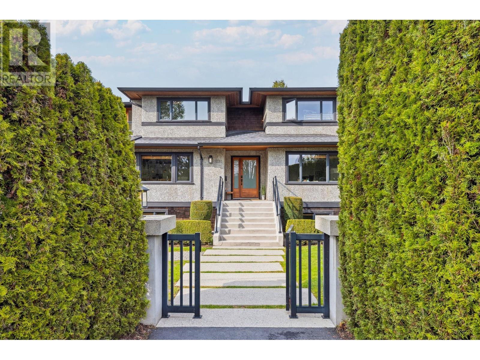 












1031 INGLEWOOD AVENUE

,
West Vancouver,




British Columbia
V7T1Y1

