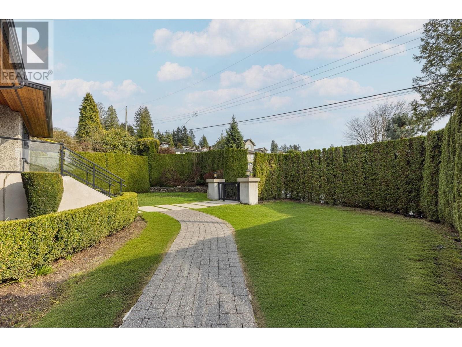 












1031 INGLEWOOD AVENUE

,
West Vancouver,




British Columbia
V7T1Y1

