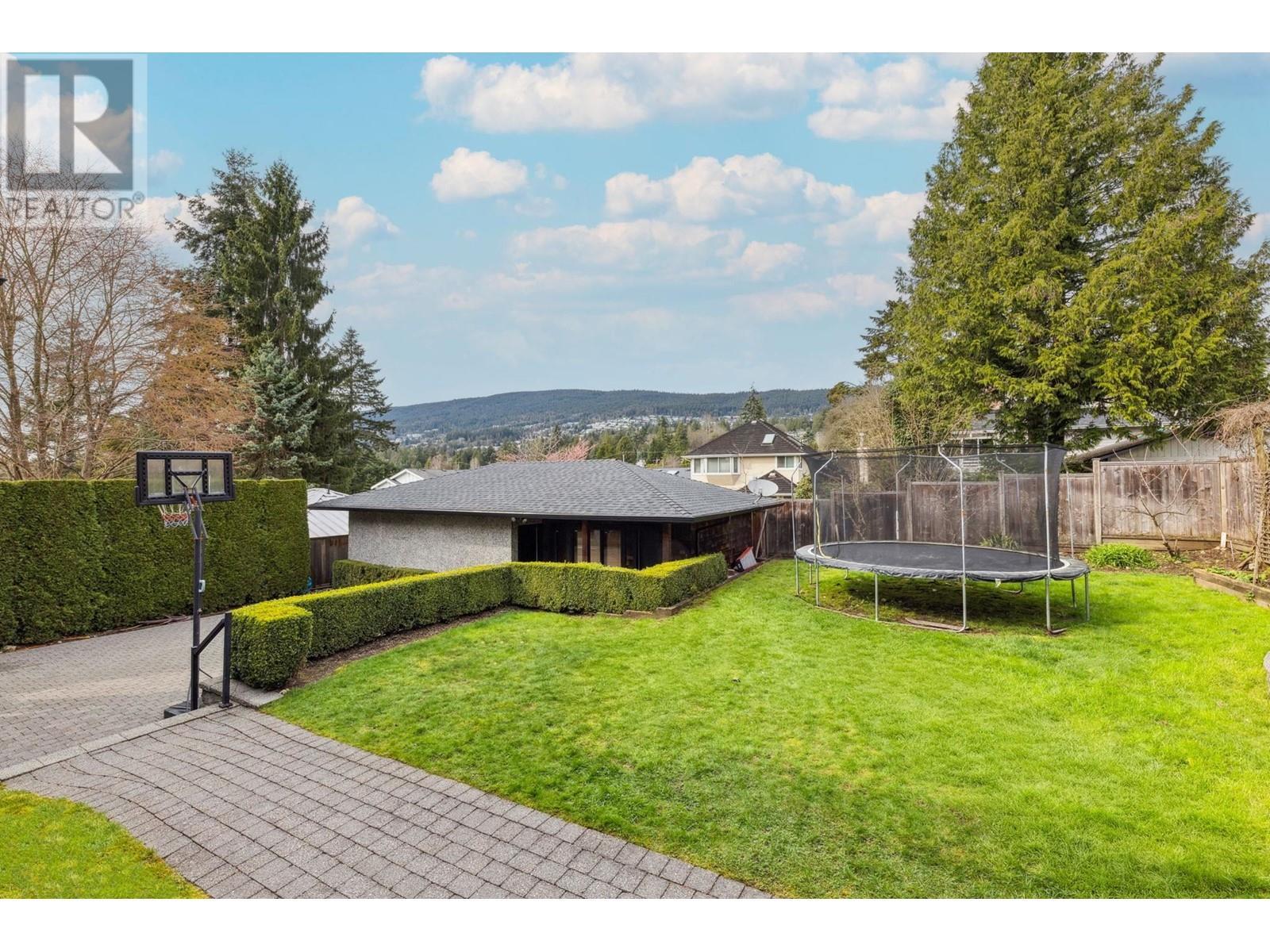 












1031 INGLEWOOD AVENUE

,
West Vancouver,




British Columbia
V7T1Y1

