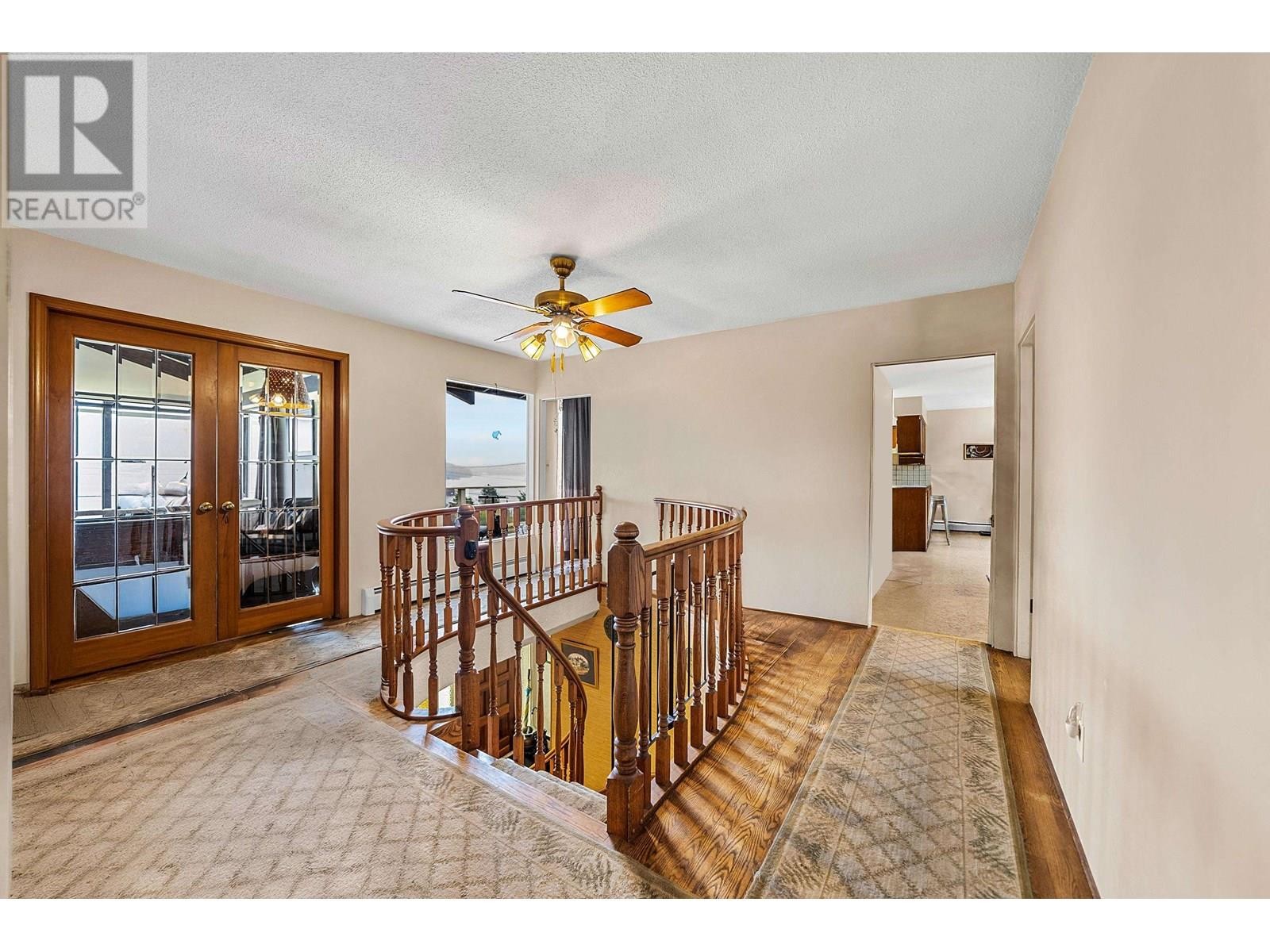 












645 BAYCREST DRIVE

,
North Vancouver,




British Columbia
V7G1N7

