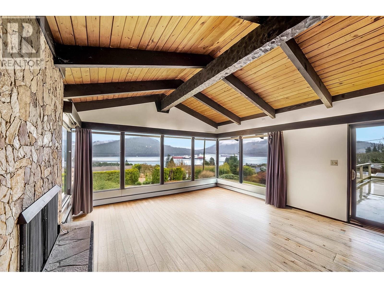 












645 BAYCREST DRIVE

,
North Vancouver,




British Columbia
V7G1N7

