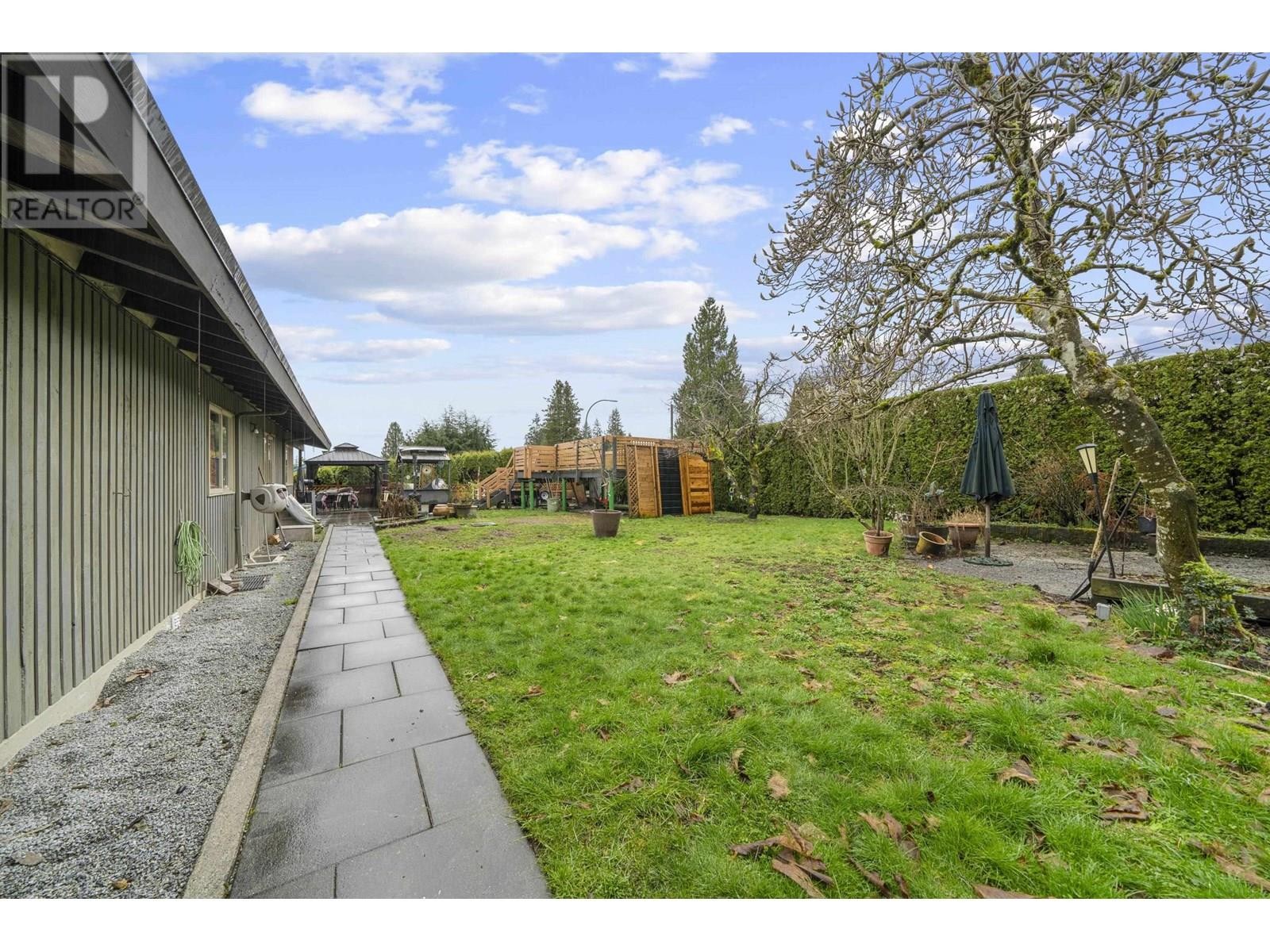 












645 BAYCREST DRIVE

,
North Vancouver,




British Columbia
V7G1N7


