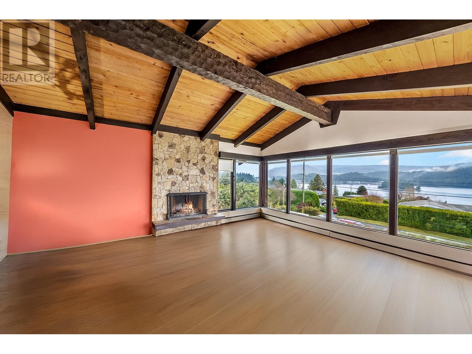 












645 BAYCREST DRIVE

,
North Vancouver,




British Columbia
V7G1N7

