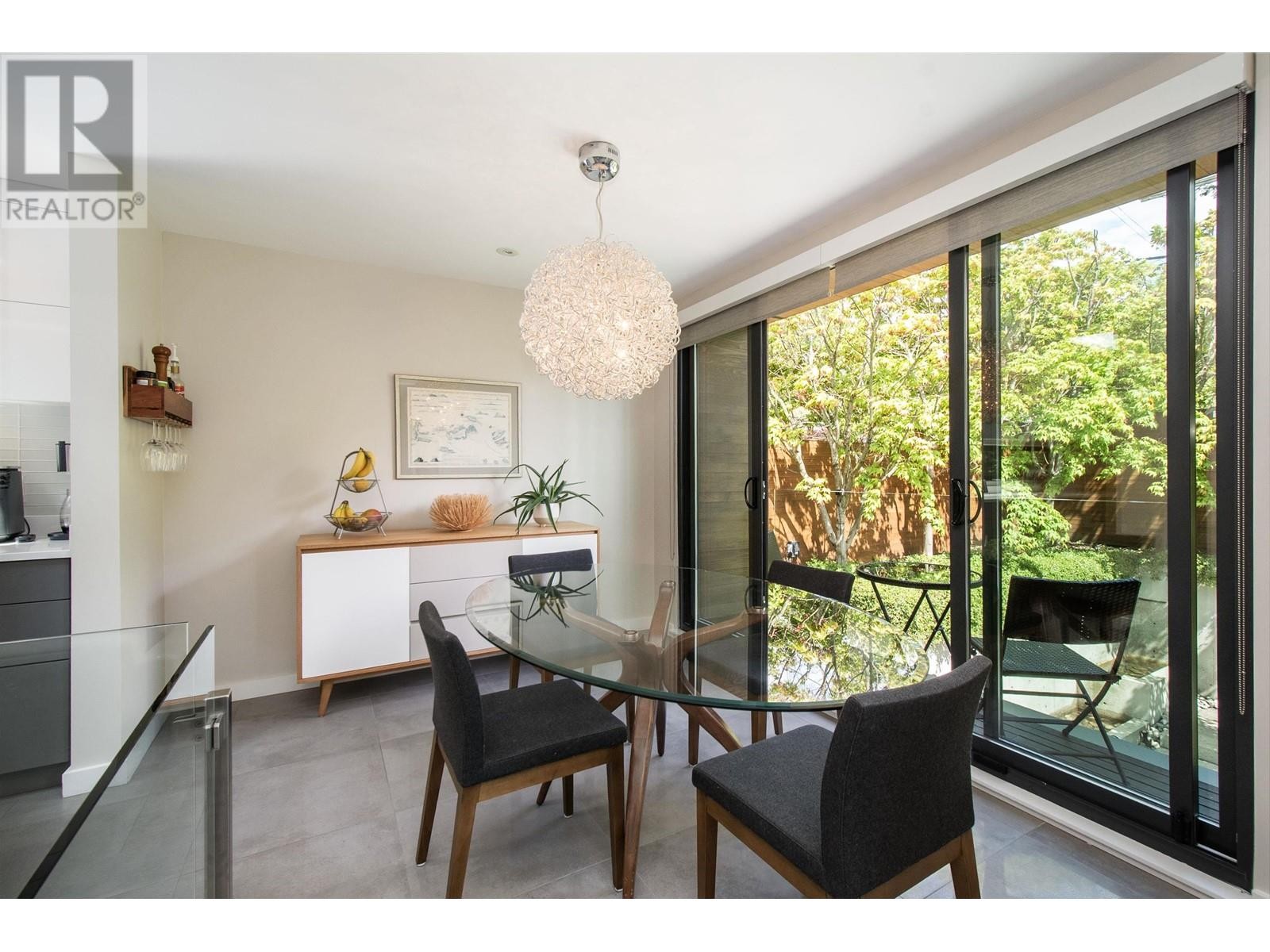 












3895 LONSDALE AVENUE

,
North Vancouver,




British Columbia
V7N3K8

