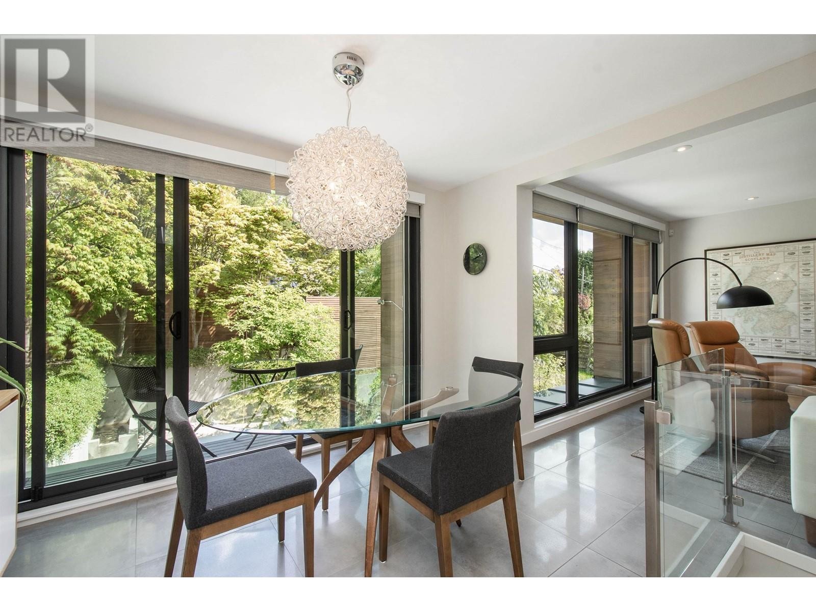












3895 LONSDALE AVENUE

,
North Vancouver,




British Columbia
V7N3K8

