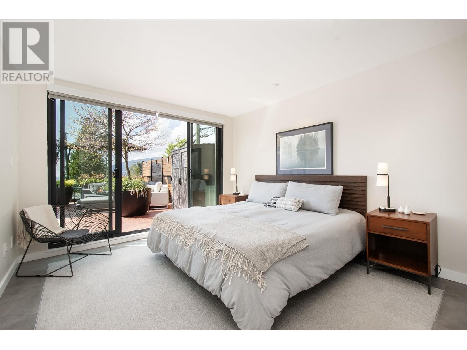 












3895 LONSDALE AVENUE

,
North Vancouver,




British Columbia
V7N3K8

