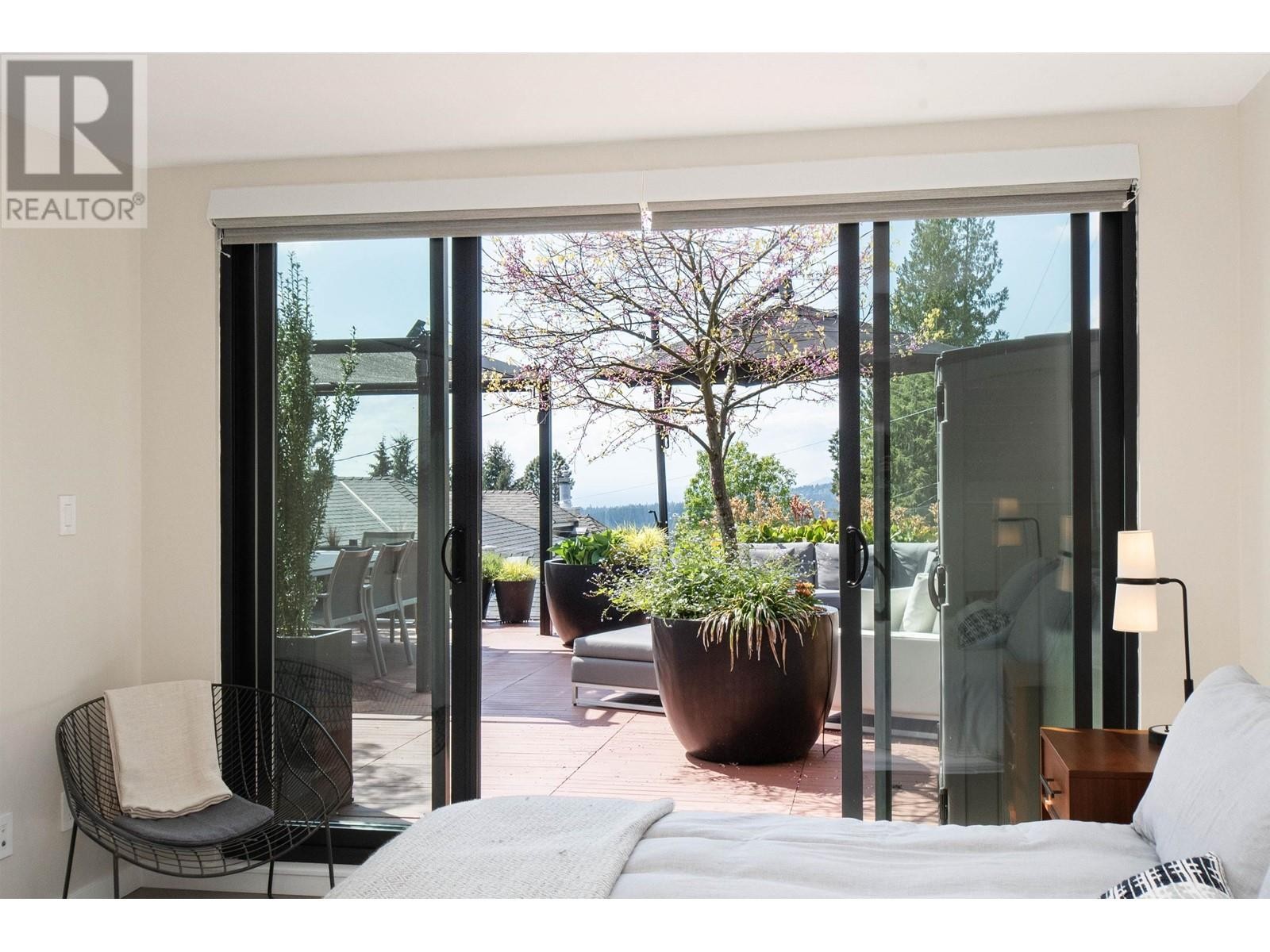 












3895 LONSDALE AVENUE

,
North Vancouver,




British Columbia
V7N3K8

