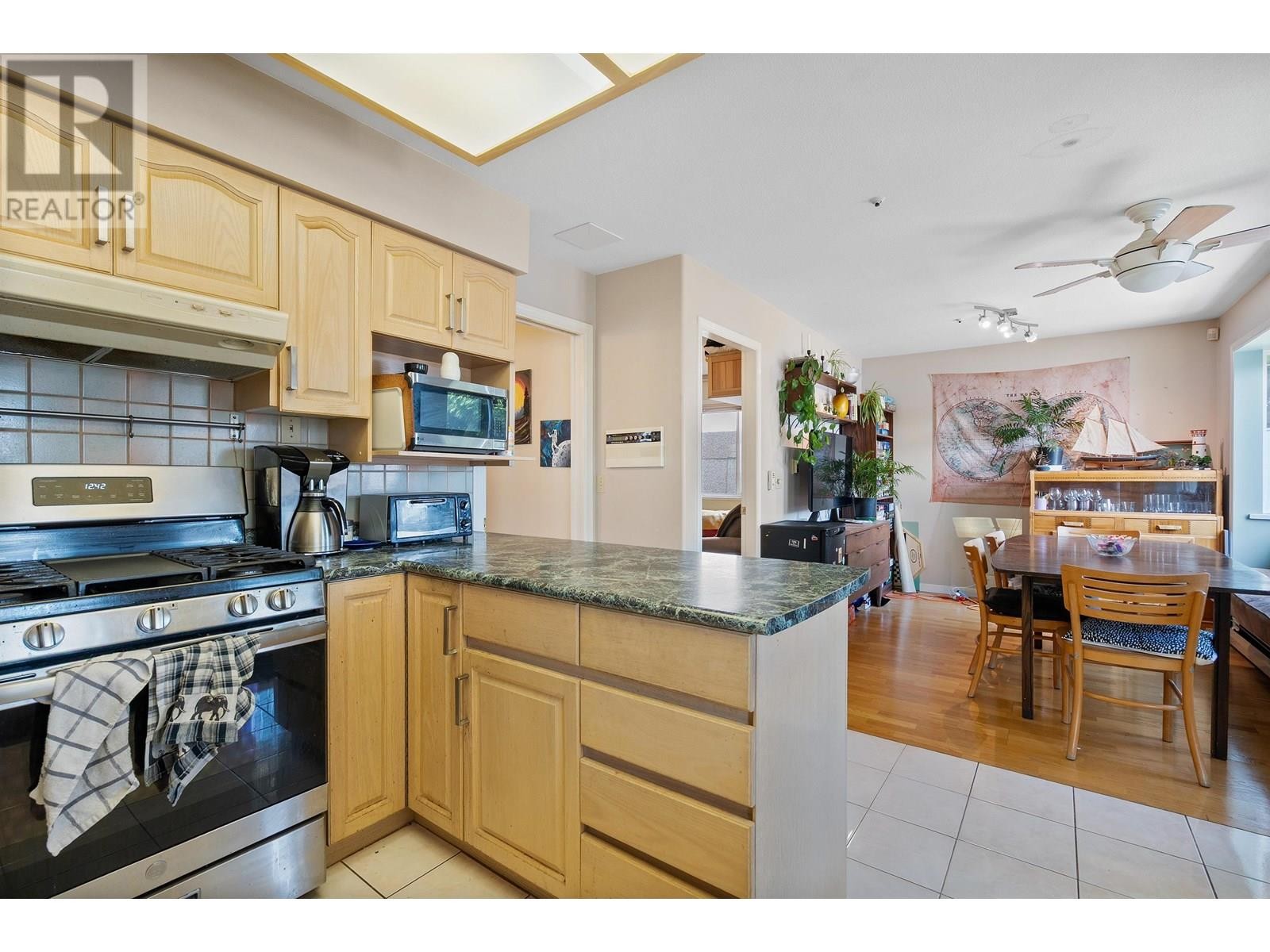 












4988 SHERBROOKE STREET

,
Vancouver,




British Columbia
V5W3M2

