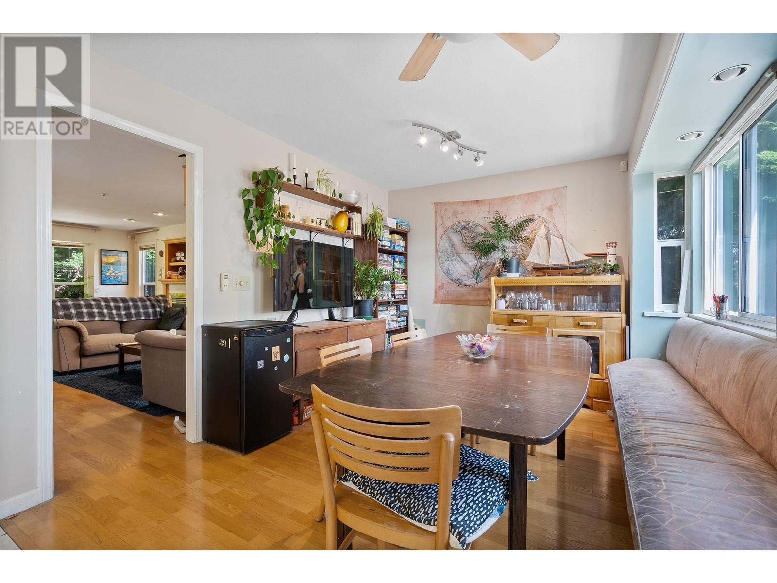 












4988 SHERBROOKE STREET

,
Vancouver,




British Columbia
V5W3M2

