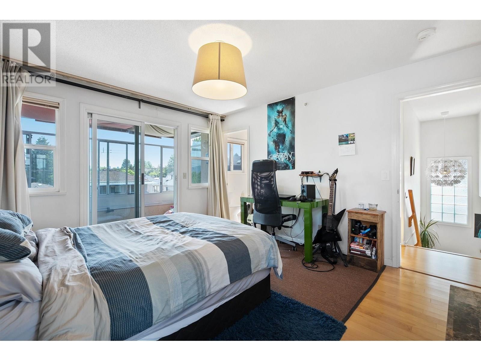 












4988 SHERBROOKE STREET

,
Vancouver,




British Columbia
V5W3M2

