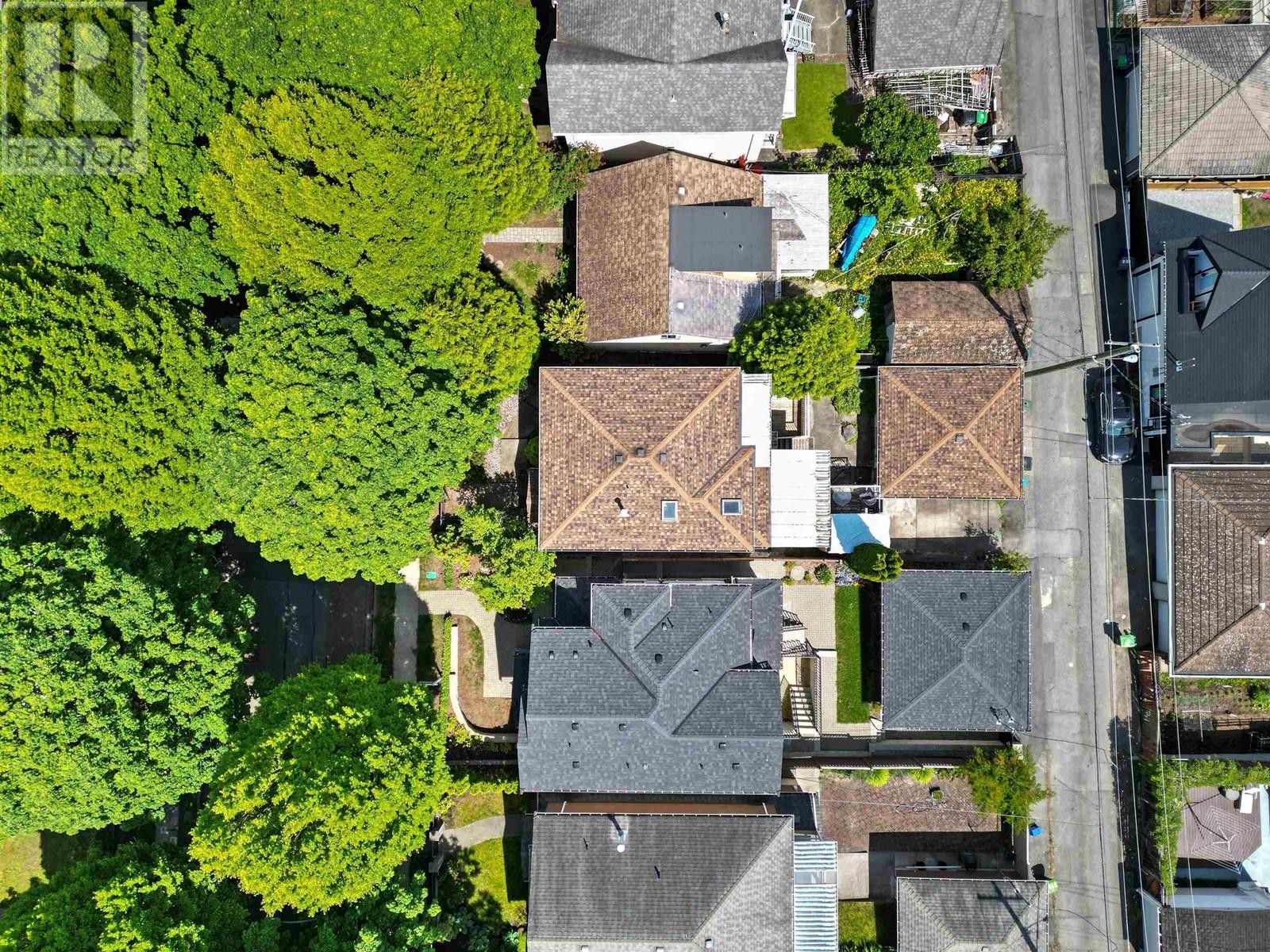 












4988 SHERBROOKE STREET

,
Vancouver,




British Columbia
V5W3M2

