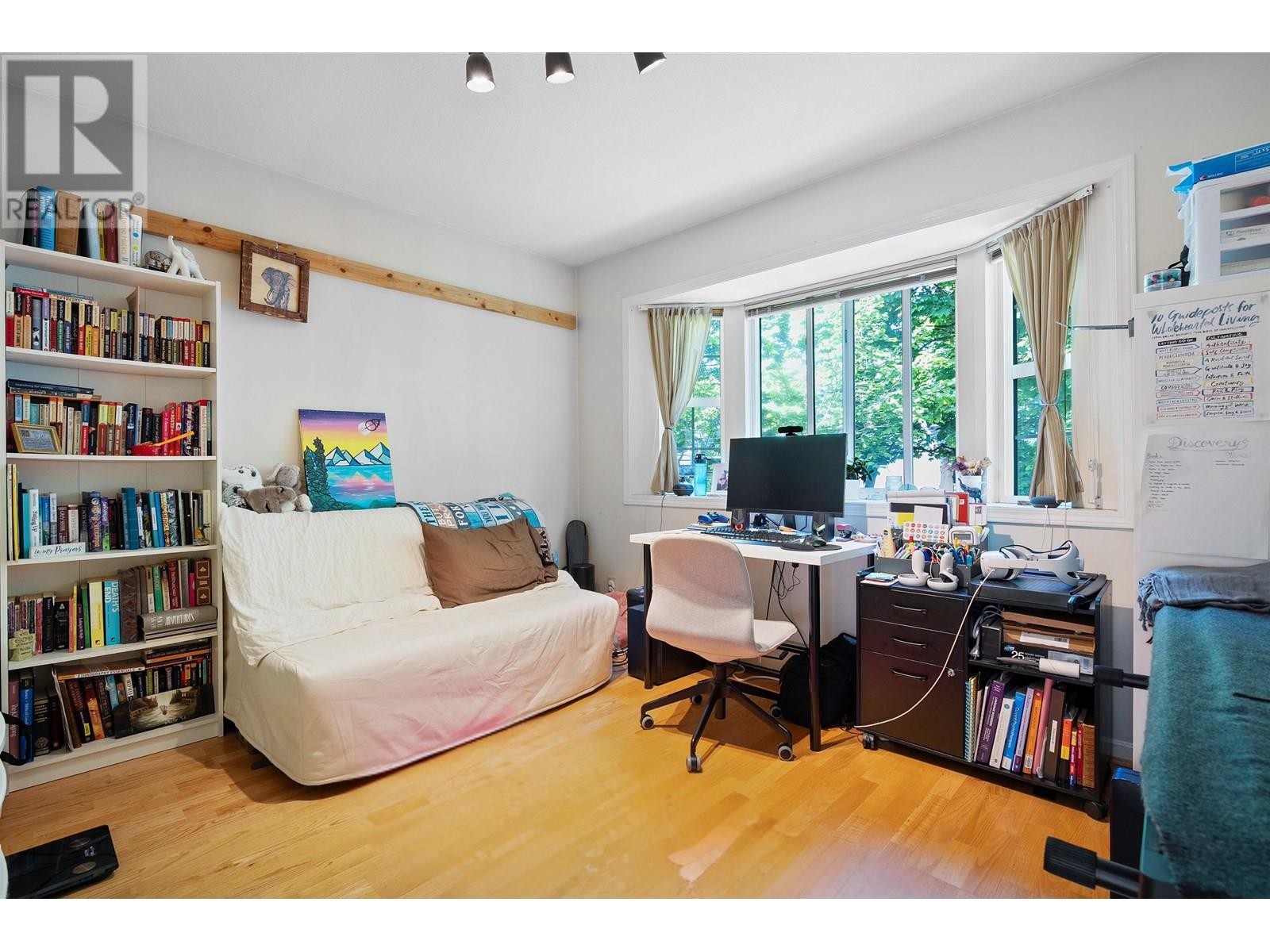 












4988 SHERBROOKE STREET

,
Vancouver,




British Columbia
V5W3M2

