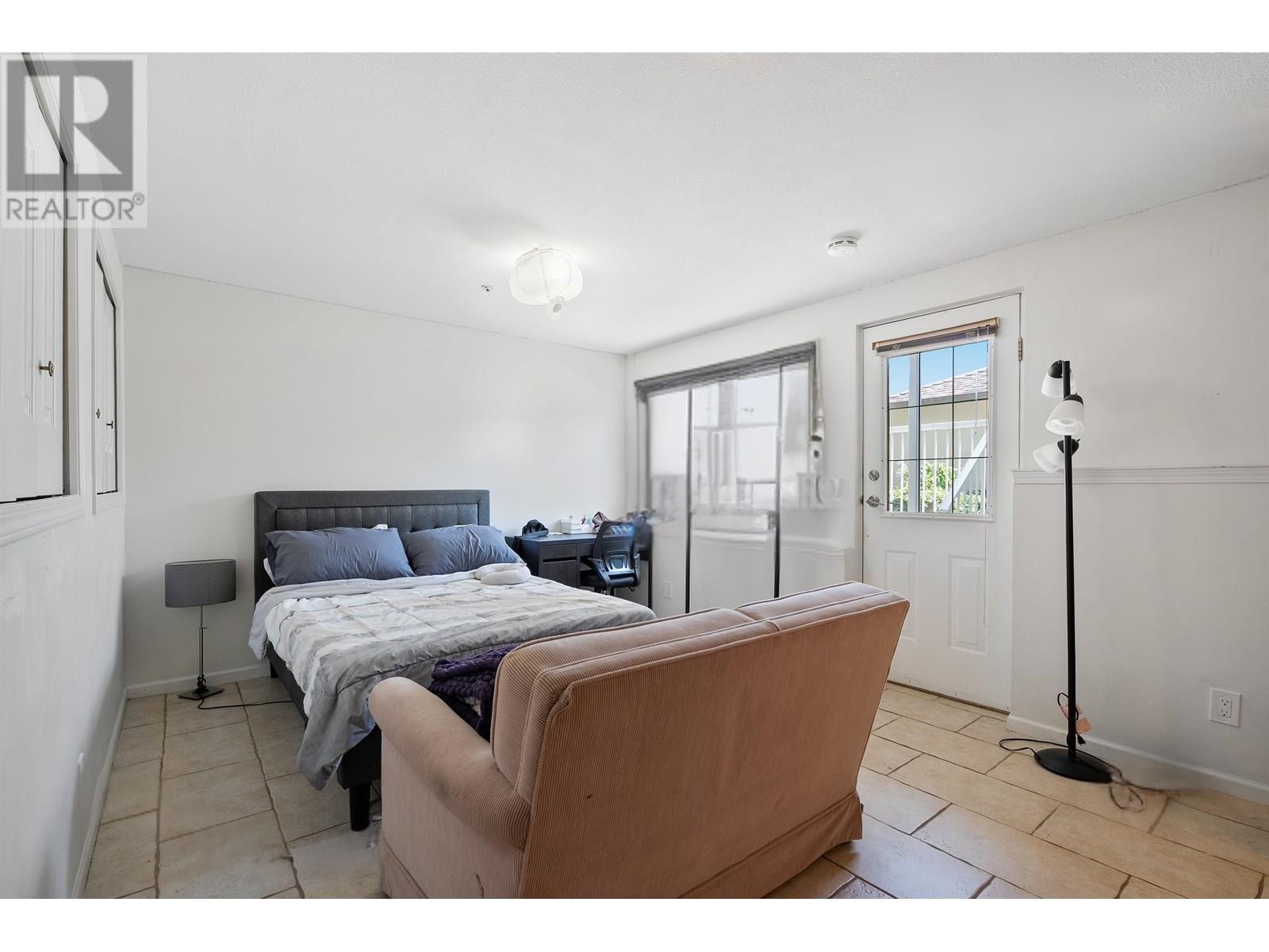












4988 SHERBROOKE STREET

,
Vancouver,




British Columbia
V5W3M2

